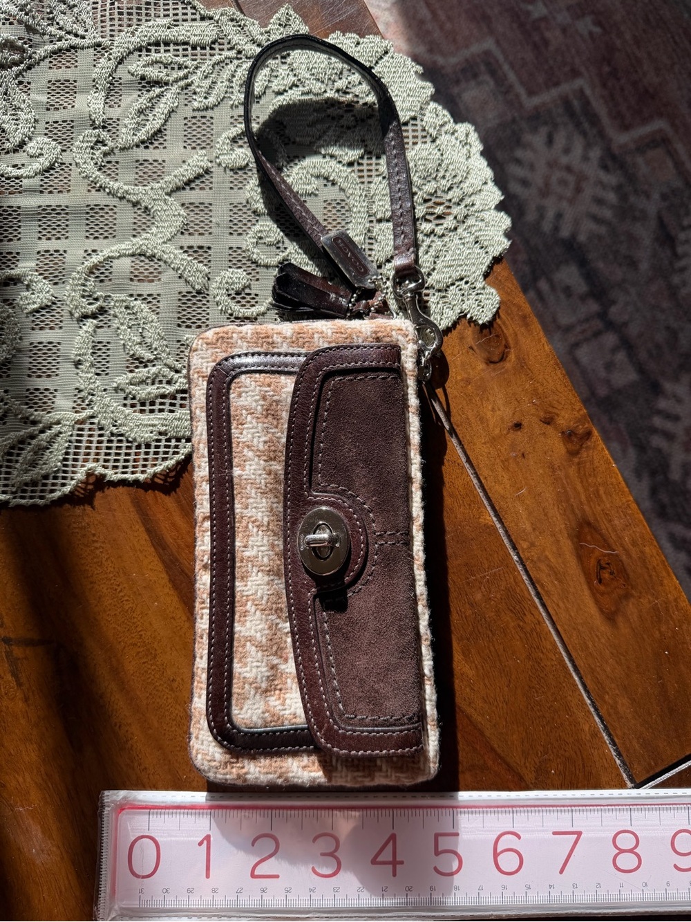 Vintage Coach houndstooth wristlet - Picture 6 of 9
